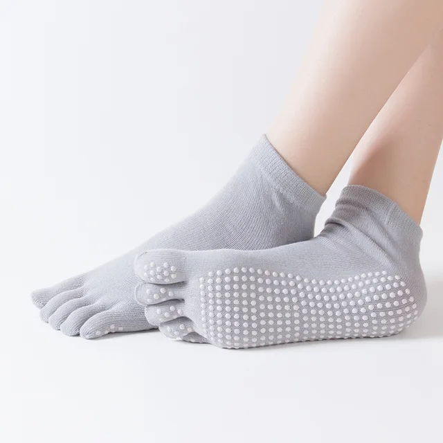 Hot Sale Women Anti-slip Yoga Socks Fingers Fitness Pilates Socks Gym Five Toe Sport Socks Cotton Colourful Elastic Winter 6