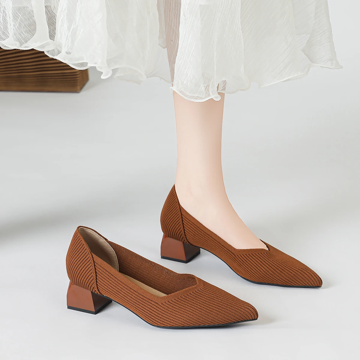 2025 New Women's High Heels Large 42/43 Fashion Pointed Anti slip Rubber Bottom Knitted Breathable Shoes 5