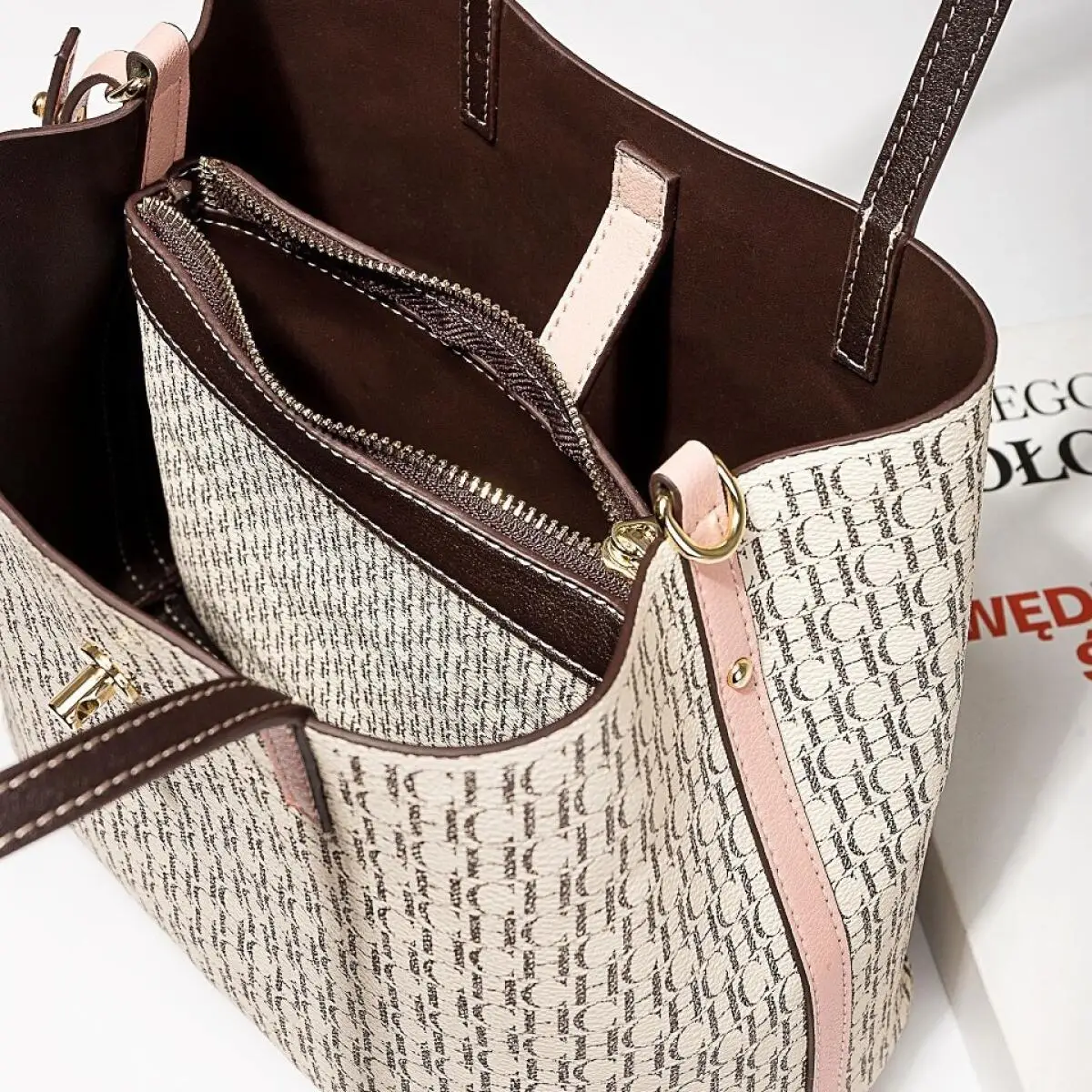 حقيبة يد نسائية رائعة ذات جودة عالية ذات سعة كبيرة...