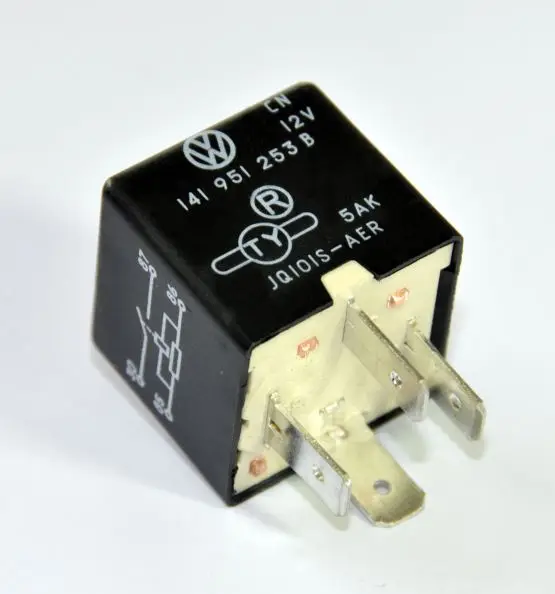 

12V 40A Horn Relay 1A 4Pin 38.5g $0.49 With Resistance