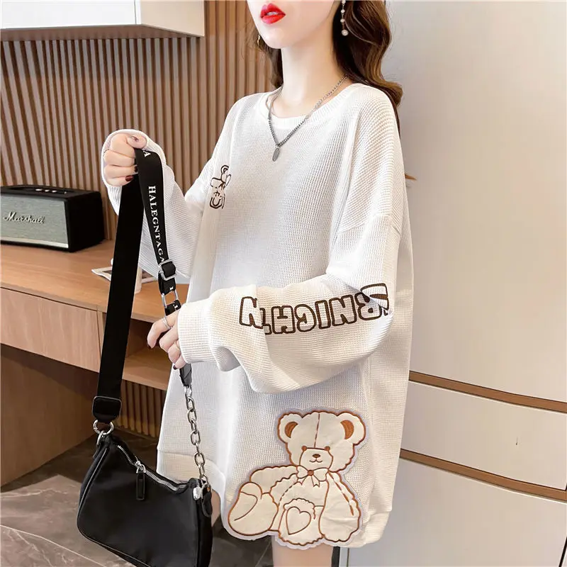 Loose Round Neck Comfortable Top Women Autumn New Long Sleeve Korean Bear Pattern Medium Length Pullover