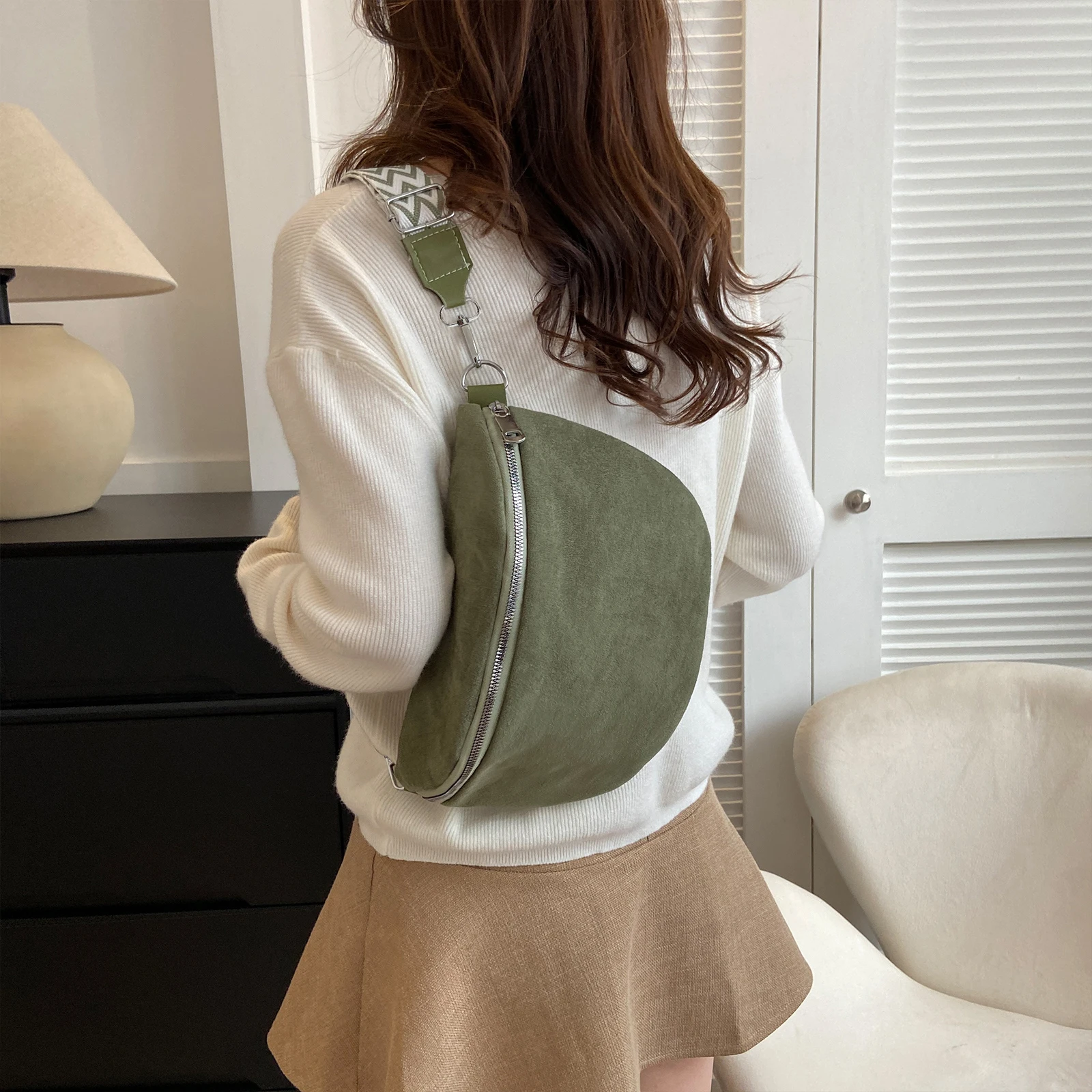 Women Casual Chest Pack Suede Solid Color Sling Shoulder Bag Vintage Waist Bag Wide Strap Autumn Winter Commute Crossbody Bags