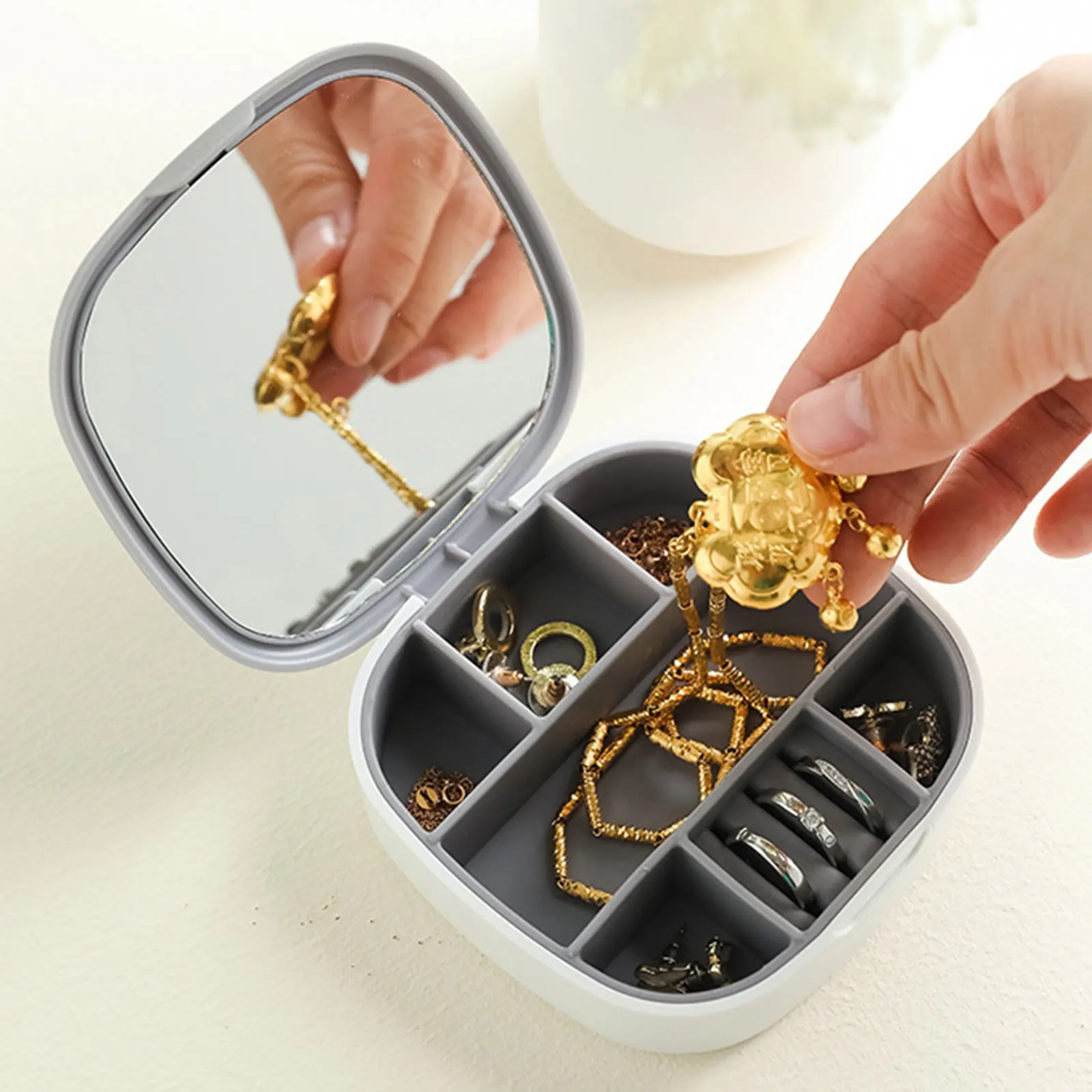 

Small Gift Rings Earrings Necklaces Storage Travel Jewelry Box Portable Travel Jewelry Organizer