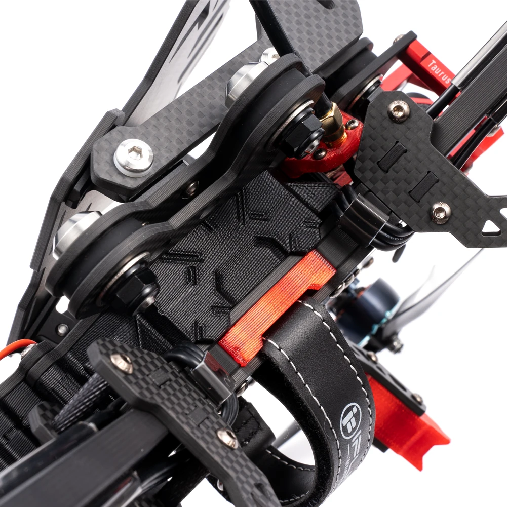 iFlight Taurus X8 V3 FPV Drone, underslung battery acts as a power source and a counterweight to strategically slide the