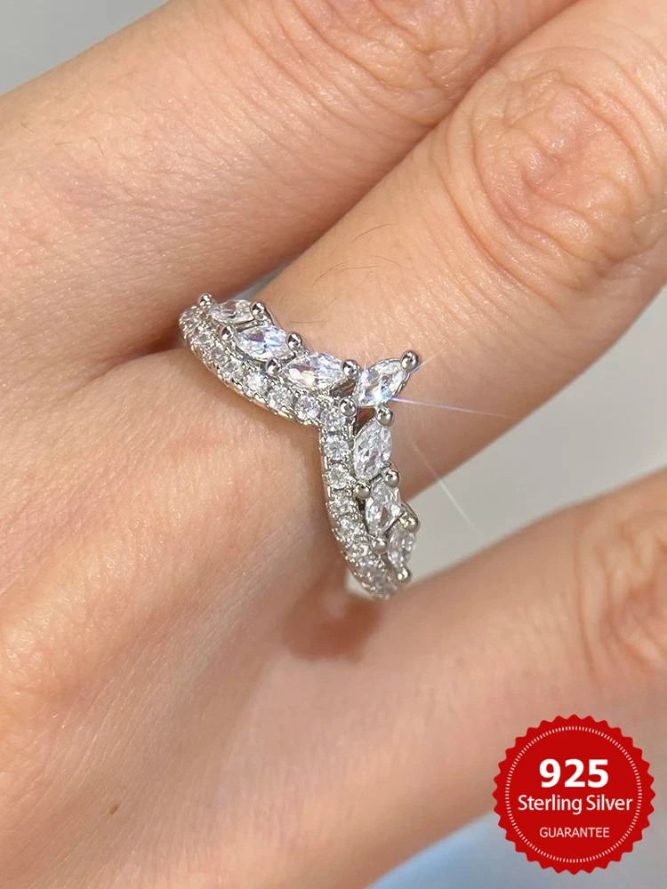 خاتم التاج المرصع