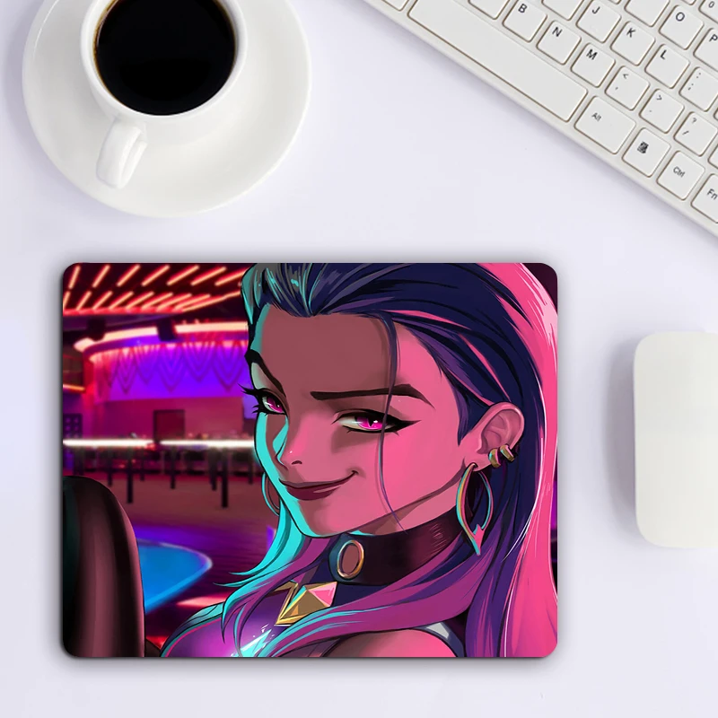 

Reyna Valorant Game Anime Small Mousepad Gaming Accessories Kawaii Deskmat Natural Rubber Anti Slip Edge locking Office Mice Mat