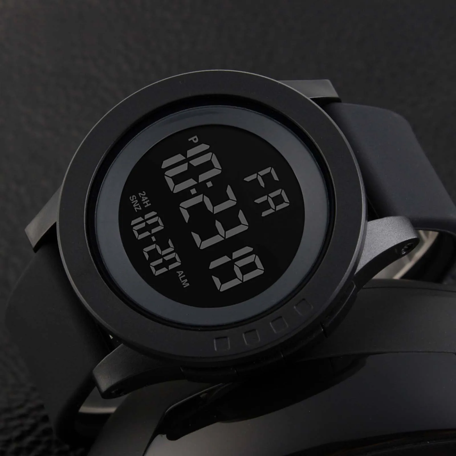2024 New Mens Led Digital Display Watch Date Sport Women Outdoor Electronic Black Frosted Dial Silicone Strap Watch 5