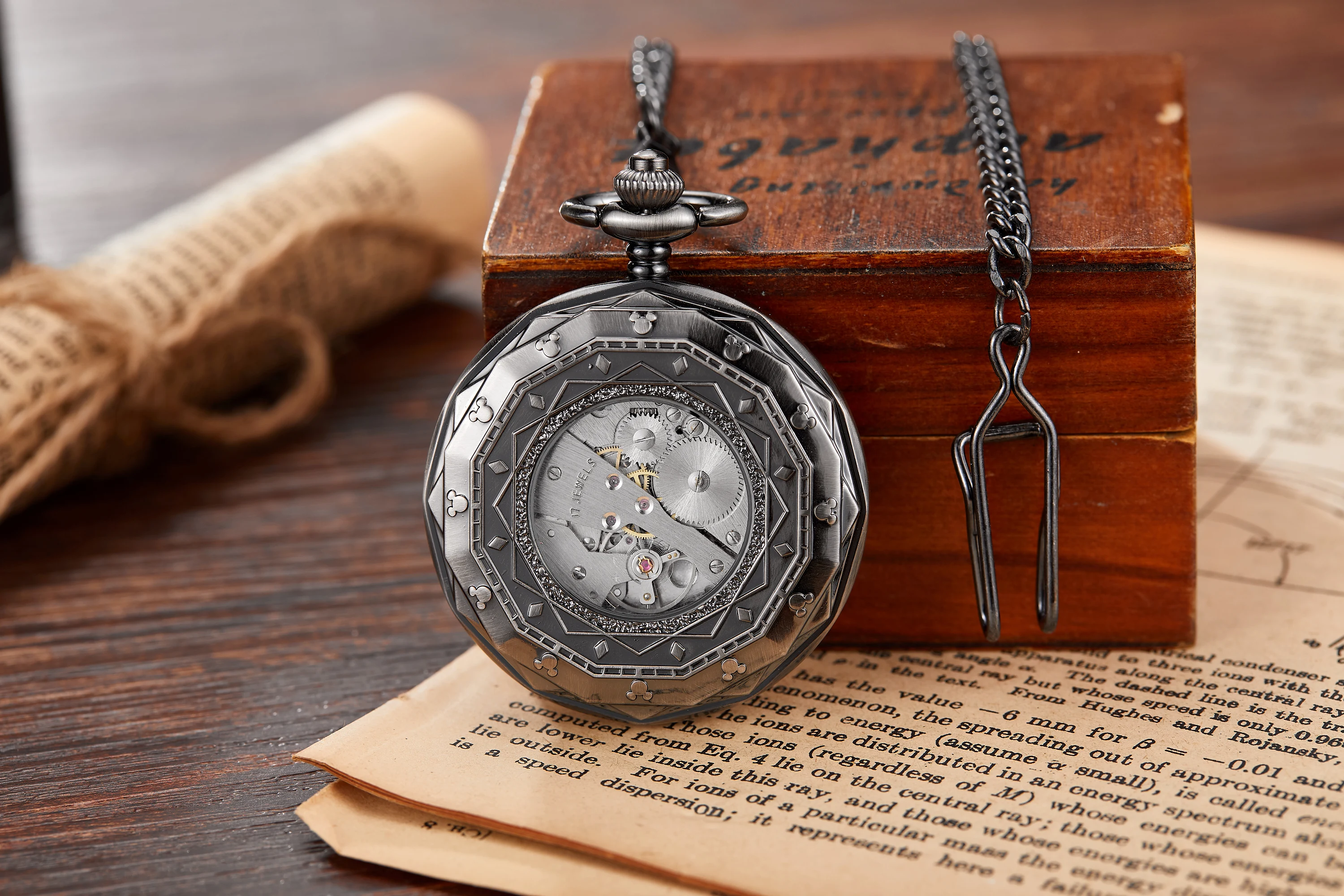 Relojes de bolsillo Mechanical Wind Up Fob Watch Exquisite Steampunk Open Face Style PocketWatch Chain Trendy Hand Winding Clock
