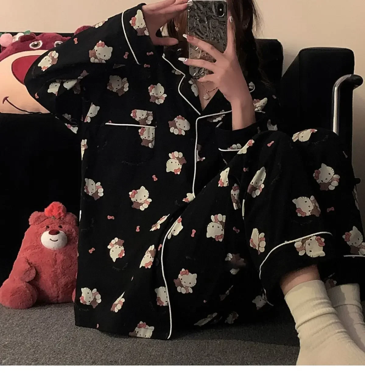 

Sanrio HelloKitty Pyjamas Kawaii Anime Couple Pajamas Autumn Winter Cartoon Animation Men Women Long-sleeved Warm Home Wear Suit