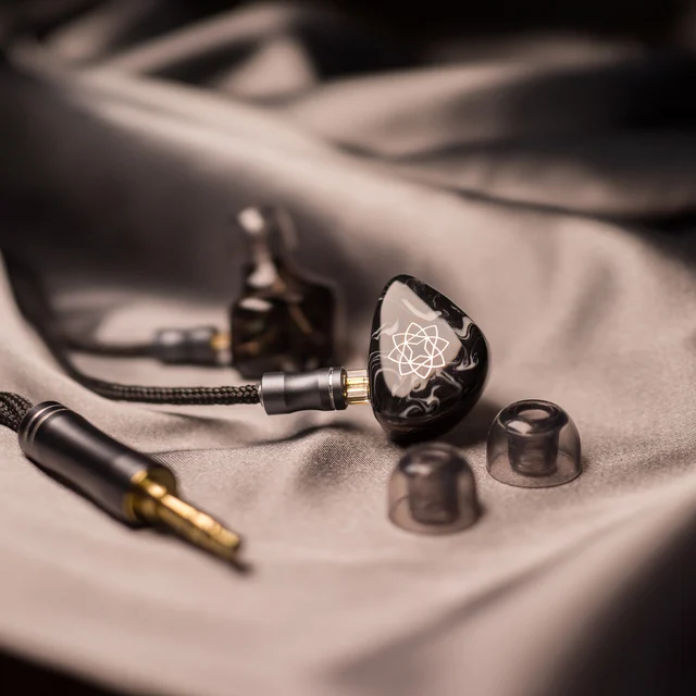SeeAudio BRAVERY AE THIEAUDIO EST 安かろ 4.4mm