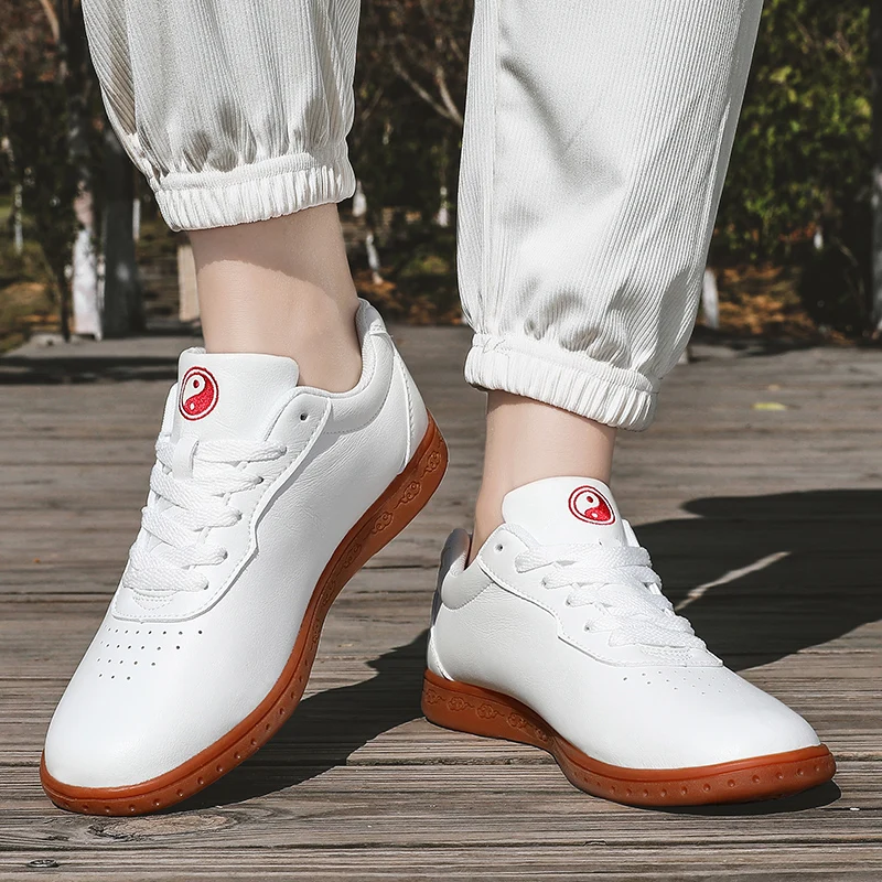 New men's and women's Chinese kung fu performance shoes white and black taiji training shoes karate taekwondo fitness
