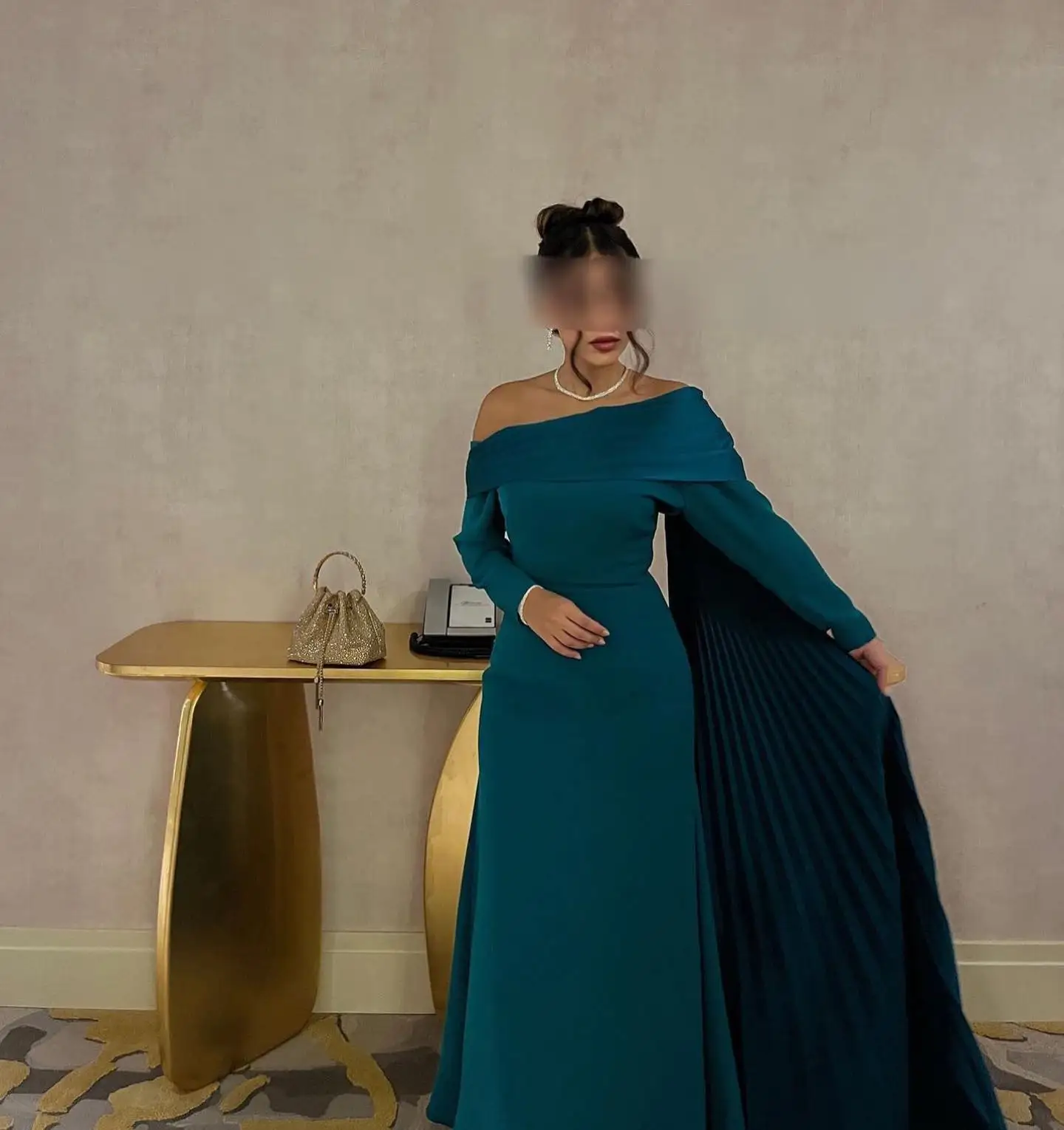 

Sexy Satin Scalloped Long Sleeve Tea Length Straight Evening Dresses for Women فساتين للحفلات الراقصة