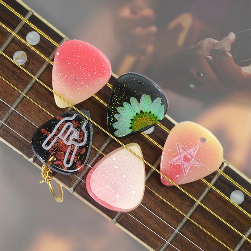 

MXME Exquisite Resin Mold for Guitar Pick for Triangle Plectrum Silicone Holder Keych