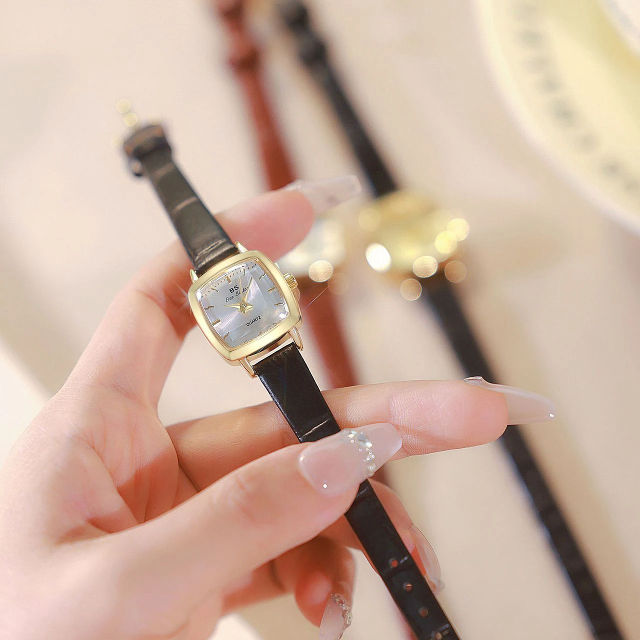 New Ladies Watches Simple Vintage Leather Strap Watch For Womens Small Dial Waterproof Quartz Wristwatches Relogios Feminino