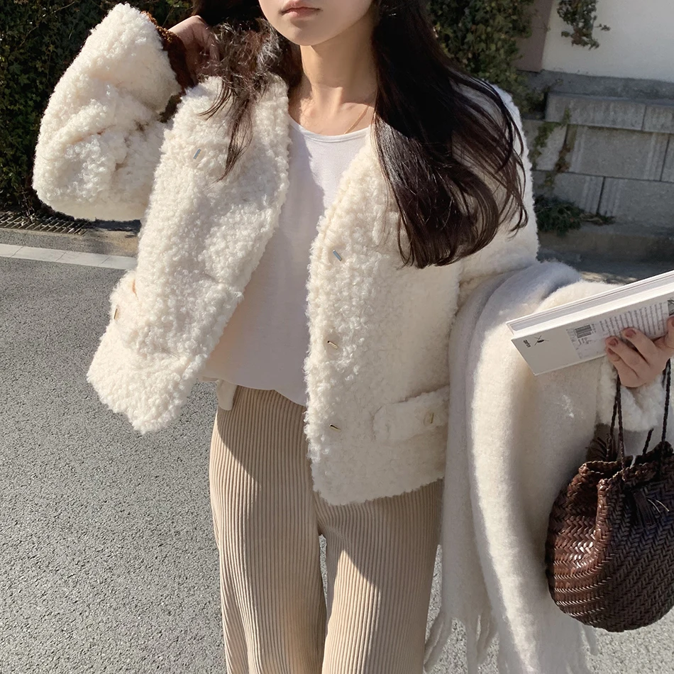 Berber Fleece Sweet Girls Jakcet Korean Fashion 2023 New Arrivals Hot Sell Winter Warm Women Coat Short Cut Design