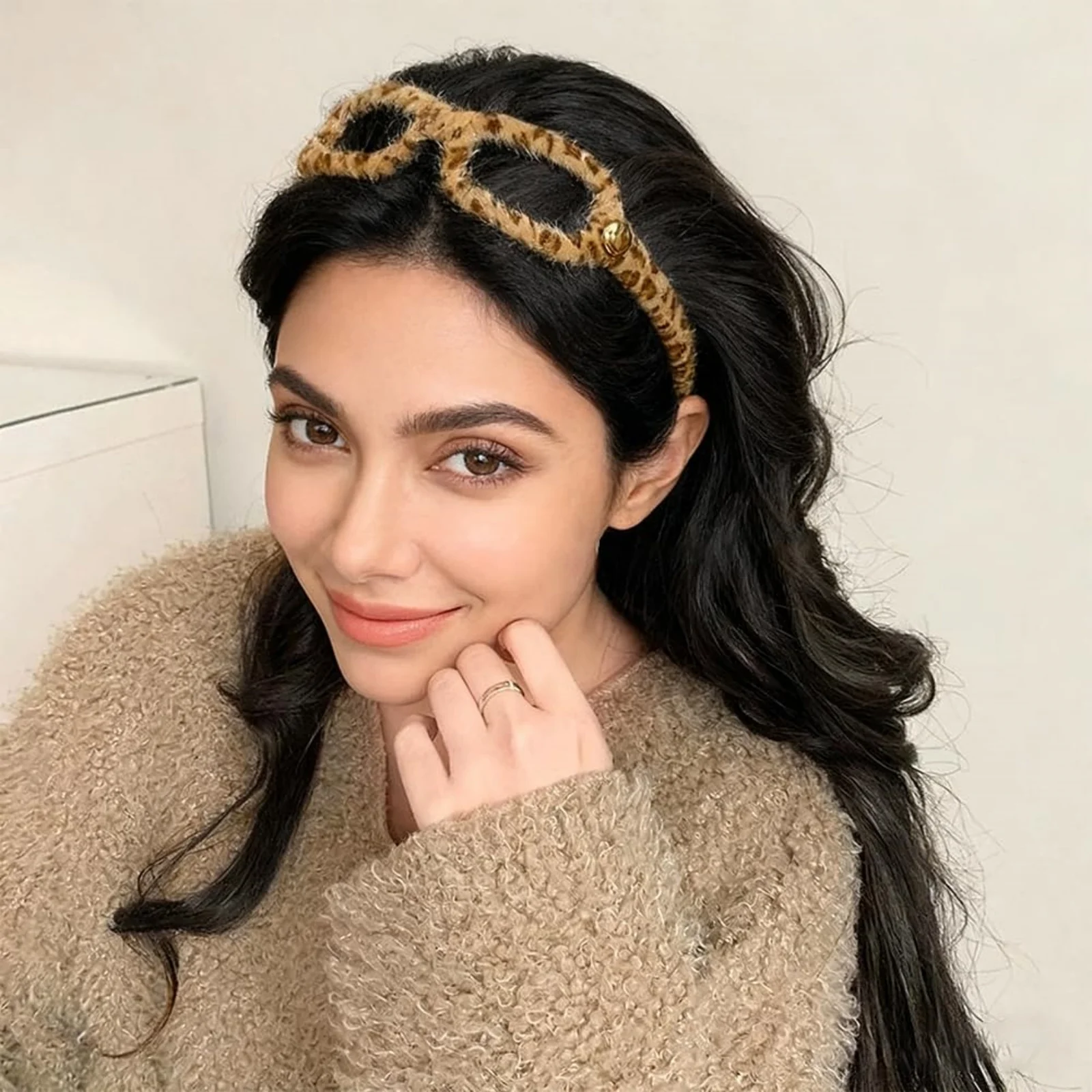 1PC Autumn Winter Trendy Leopard Print Fluffy Glasses Warm Fuzzy Hair Accessories, Essential Fall Winter Styling Decor For Daily