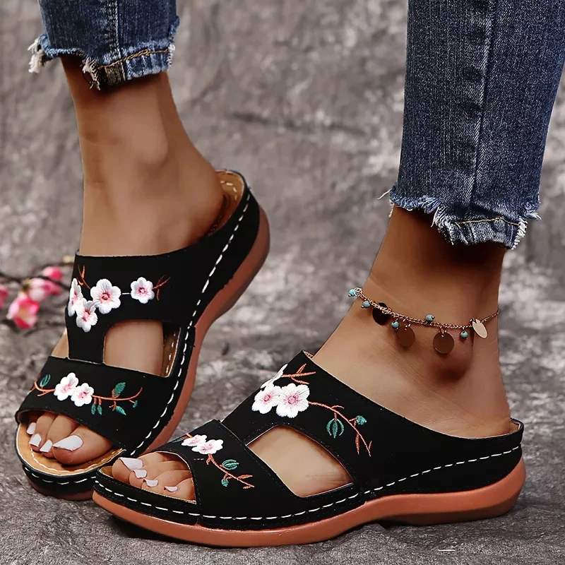 

2022 Women Sandals Premium Orthopedic Open Toe Slipper Vintage Anti-slip Pu Leather Casual Female Platform Embroidered Shoes