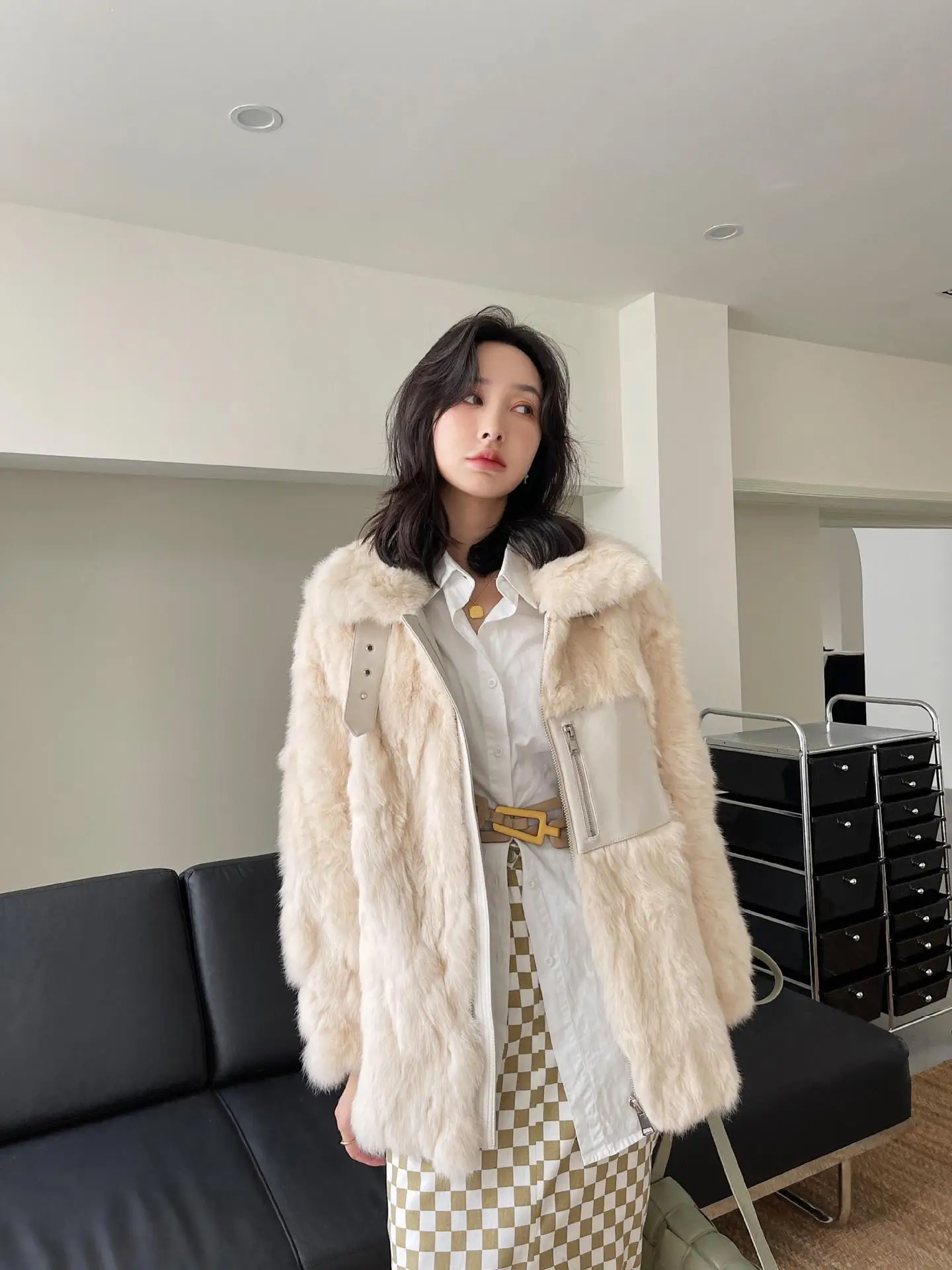 

New rabbit fur integrated coat for women + locomotive style design