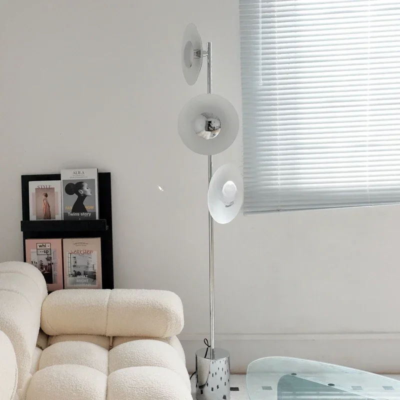 Description Picture 4 of item2024 modern living room floor lamp bedside sofa floor advanced art live stream stehlampe מנורה עומדת   lampa stojąca  lámpara 조명