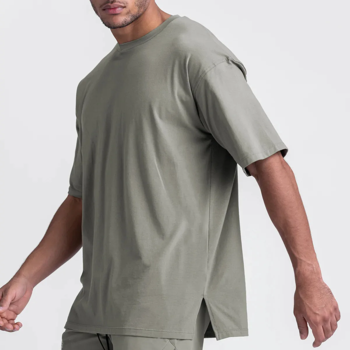 

Summer easing campaign pure color T-shirt men spread out the forks under the round collar short sleeve cotton big yards T-shirt