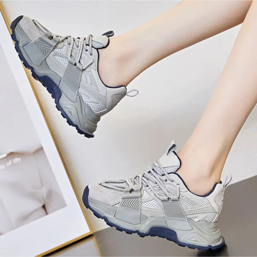 

Krasovki 8cm Air Mesh Women Platform Wedge Causal Winter Autumn Comfy Fashion Spring Plush Chunky Sneakers Hollow Lace Up Shoes