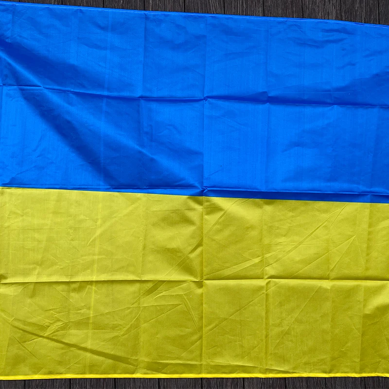 Xvggdg   Új Ukrajna Száraz levél 3ft X 5ft Akasztás Ukrajna Száraz levél Poliészter Épületszárny Száraz levél Lobogó