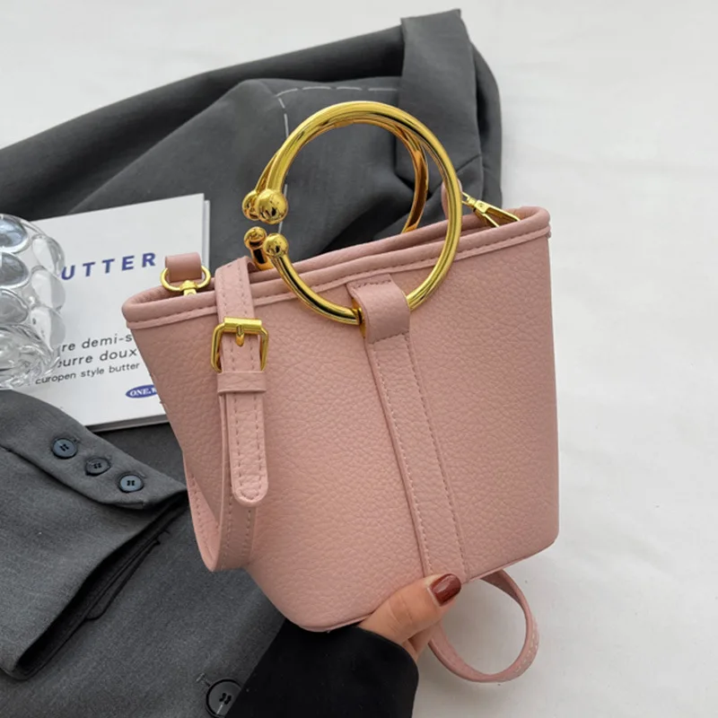 

Metal Handle Bolsas Bucket Travel Large Capacity Designer Luxury Bag Bags for Women Women's Female Tote Shoulder Handbag