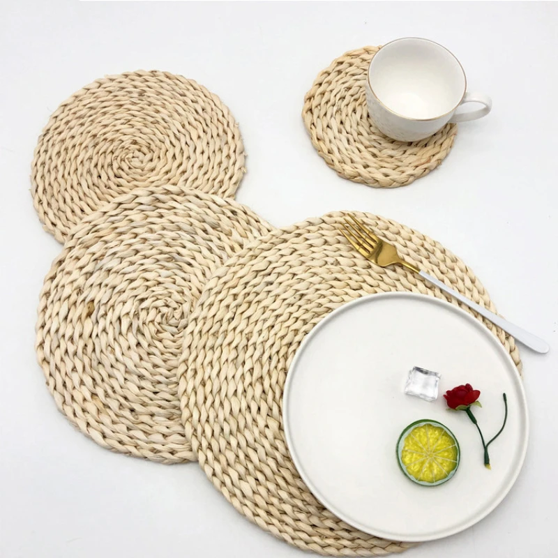 

45CM Woven Corn Husk Table Placemats Kitchen Utensils Durable MATS And Pads Heat-Resistant Coasters Kitchen Accessories