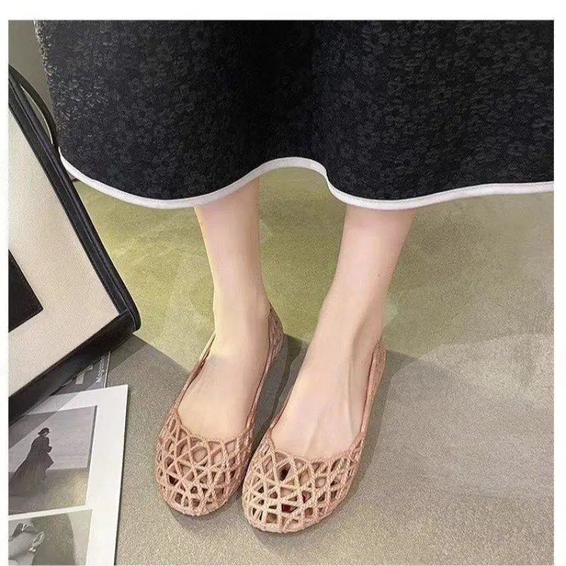 

2024 Sandals Women's Flat Mesh Openwork Jelly Women's Shoes Soft Sole Breathable Non-slip Hole Beach Shoes Simple and Durable