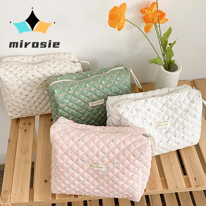 

MIROSIE Cotton Makeup Bag Large Capacity Portable Storage Bag Cosmetic Bag Quilted Cosmetic Pouch Floral Toiletry Bag