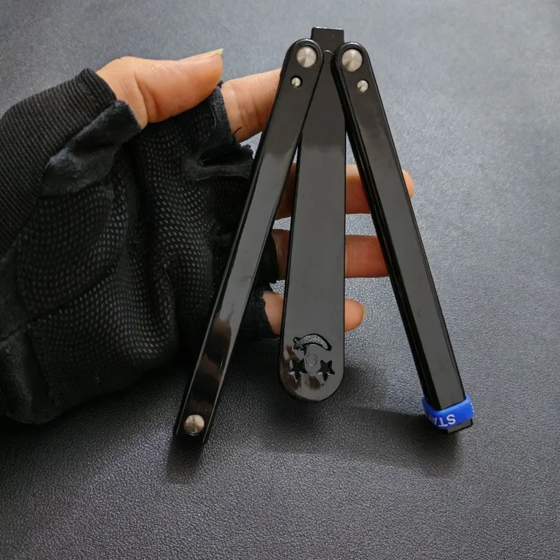 Schmetterlings-Handschlagmesser-Requisite, ungeschärftes, faltbares Plastikspielzeug für Cosplay, Verkleidung, Trainings-Requisiten – Detail 6