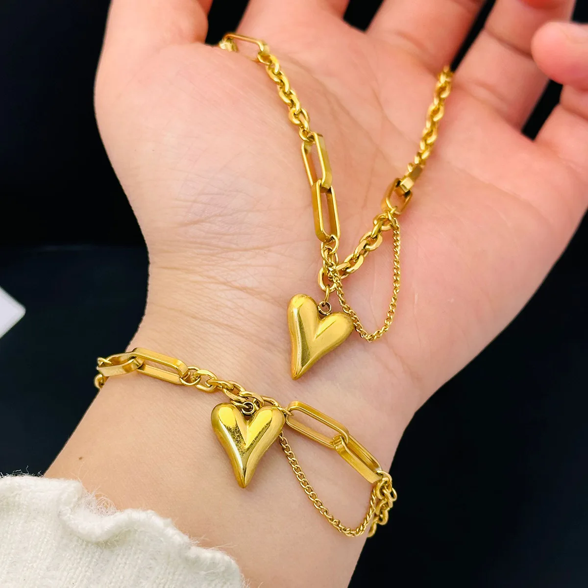

European and American retro love titanium steel necklace with bracelet for women