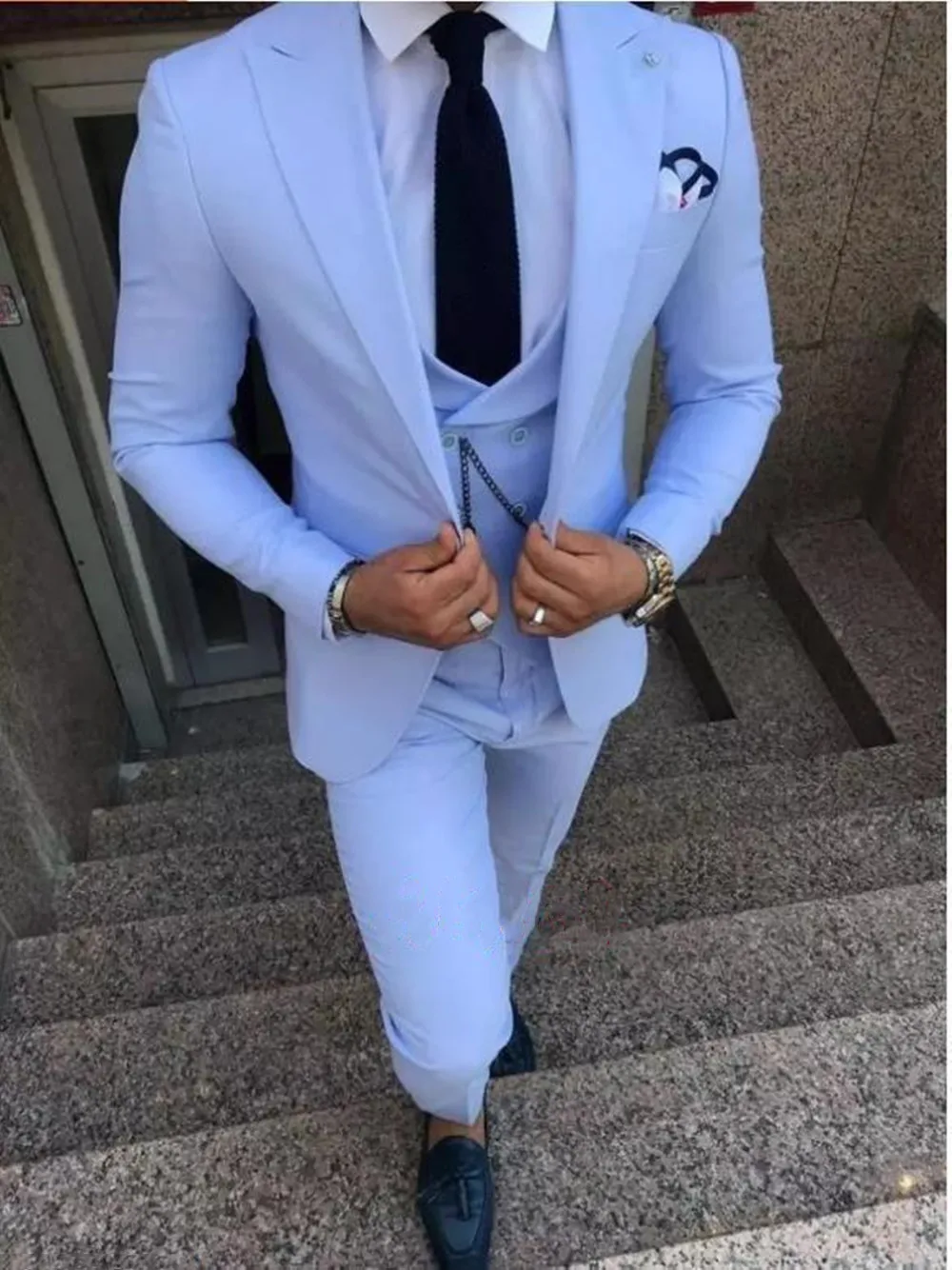 

Fashion Light Blue Men Suits 3 Pcs Costume Homme Peak Lapel Groom Wedding Tuxedo Prom Party Slim Fit Men Blazer Terno Masculino
