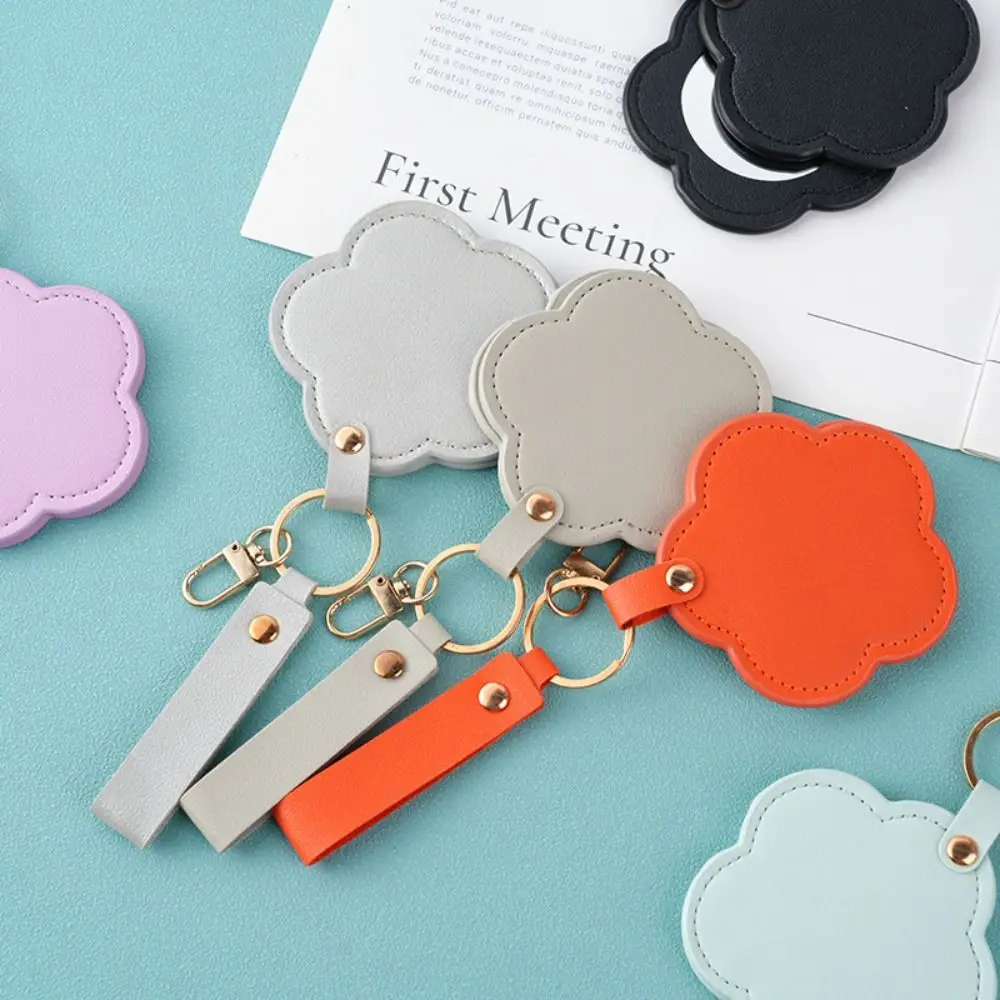 Creative PU Leather Flower Shaped Key Chain Portable Versatile Makeup Mirror Keychain Luxury Bag Hanging Pendant Gifts