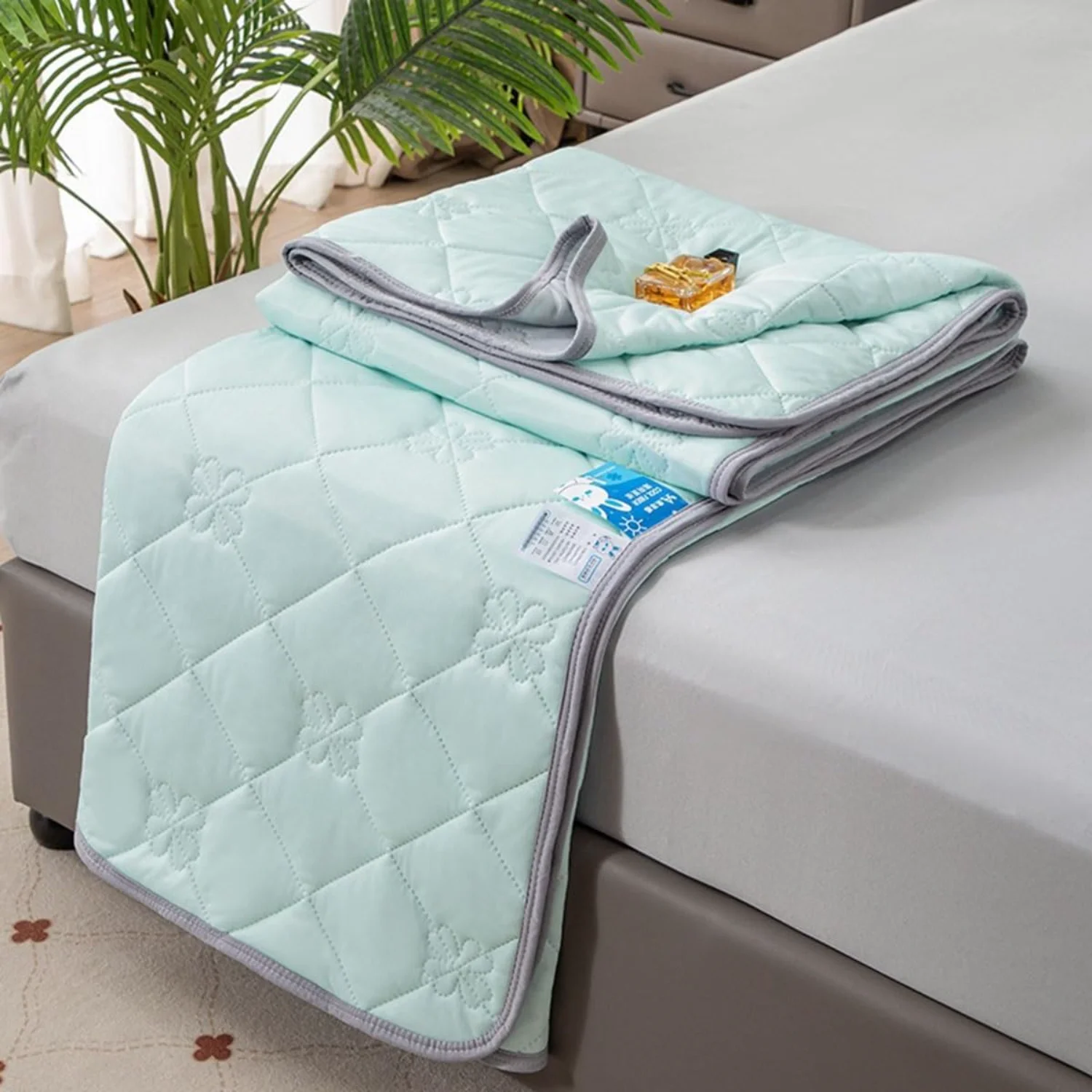 Cooling Comforter , Ice Blanket for All-Season Lightweight Soft Cooling Blanket for Night Sweats Hot Sleeper, Breathable lightwe