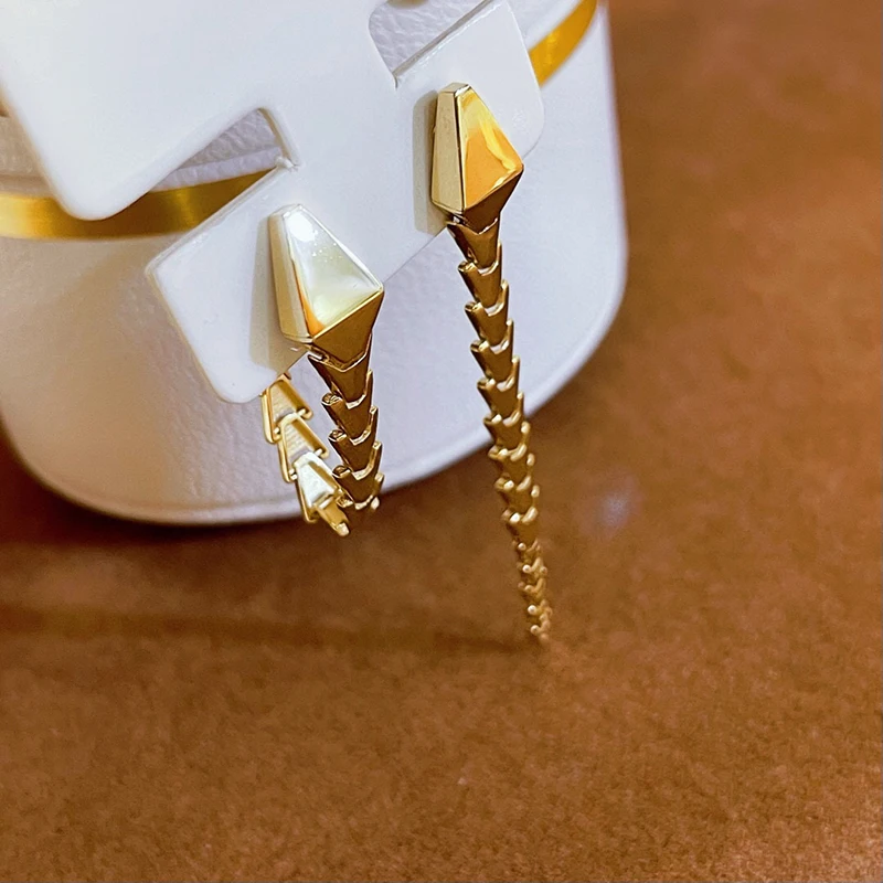 Aazuo 18K Pure Yellow Gold None Stones Fashion Animal Snake Stud Earring Gifted For Girl Birthday Party Fine Jewelry