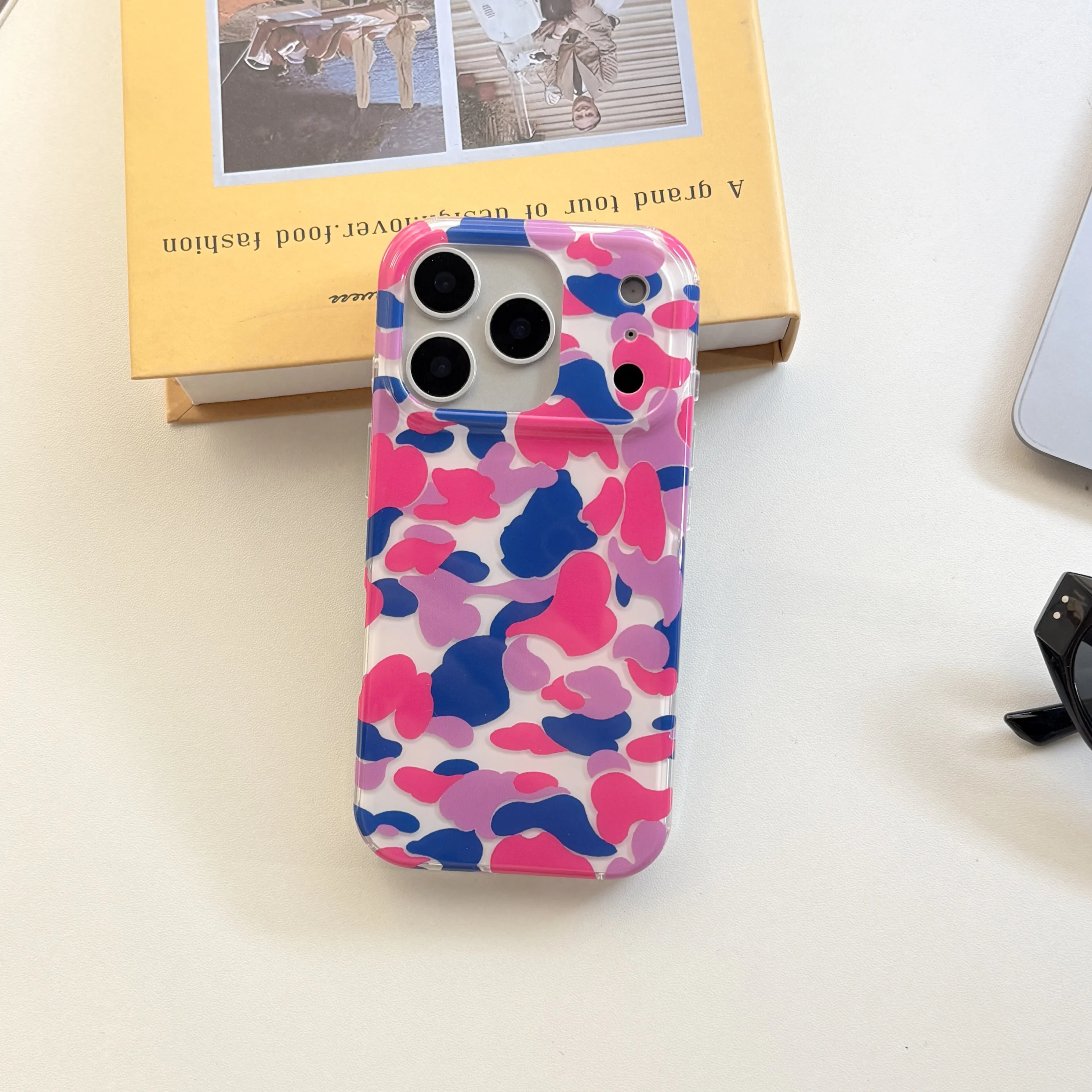 Fashionable Bright Four-Color Camouflage Pattern Glossy Protective Phone Case Suitable for iPhone 17 Pro 13 16 15 14 Pro Max 6