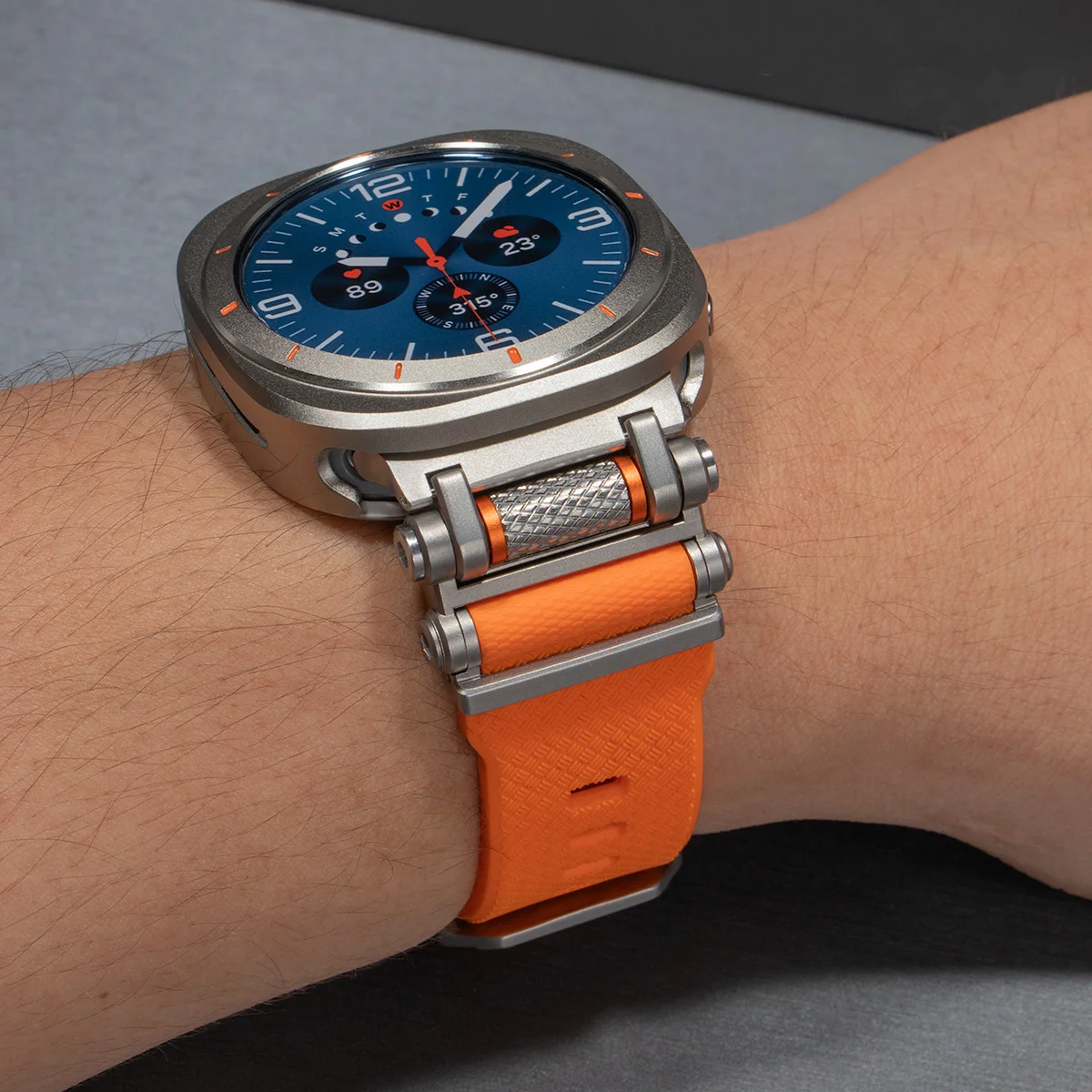 Premium Metal Case with Soft Silicone Strap for Galaxy Watch Ultra - Stylish Smartwatch Accessories