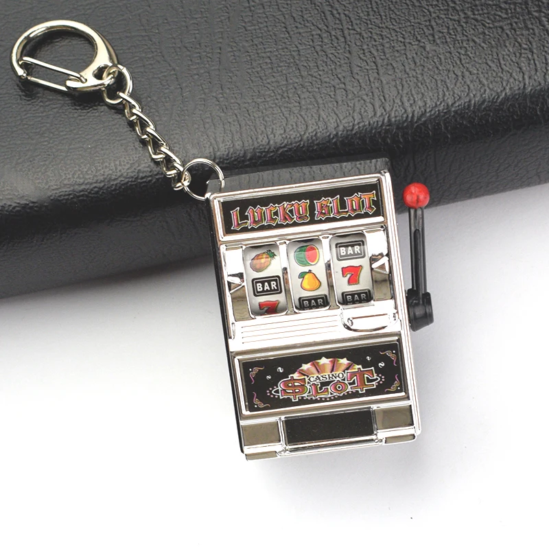 Customize Shake the key chain that can win prizes 777 prize redemption machine toy pendant key chain