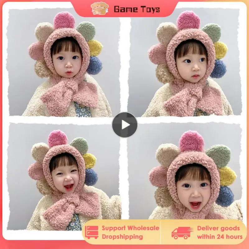 

Детская плюшевая шапка и шарф на шнуровке