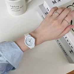Stylish Silicone Strap Multicolor Student Quartz Wristwatch with Adjustable Fit (WHITE)