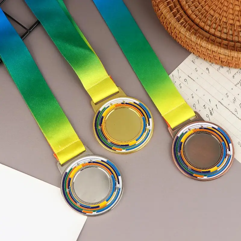 Metallpreis-Medaillen mit Halsband im Gold-, Silber- und Bronze-Stil für Sportakademik oder jeden Wettbewerbsdurchmesser – Detail 4