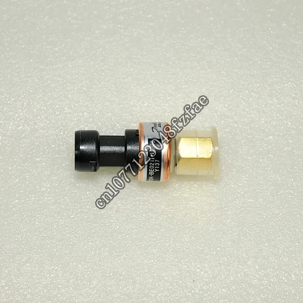 

Carrier 00PPG000012000A High Pressure Transducer NSK-BE021I-U108 Original Carrier Chiller Spare Parts