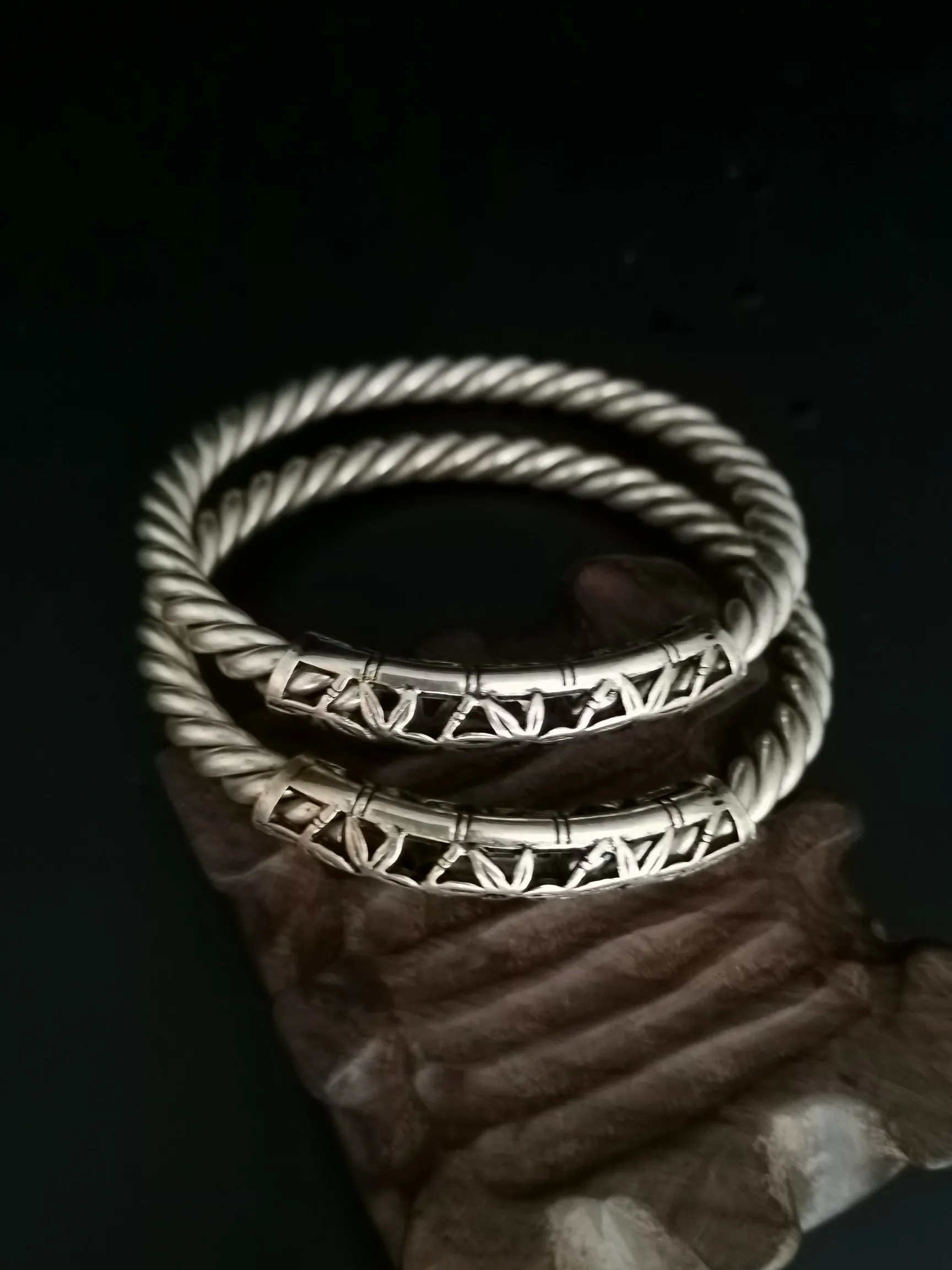 

China Elaborate Miao Silver Handmade Hollow Out A Pair Lucky Bracelet Necklace Metal Handicrafts Decorate#2