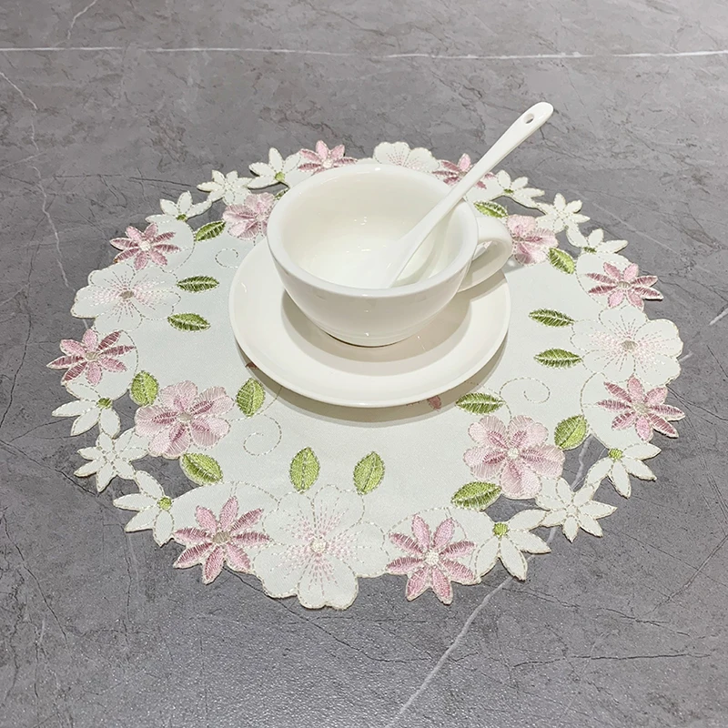 

Popular Round Rose Flower Embroidery Table Place Mat Pad Cloth Placemat Doily Coffee Tea Coaster Kitchen Cup Pad Christmas Decor