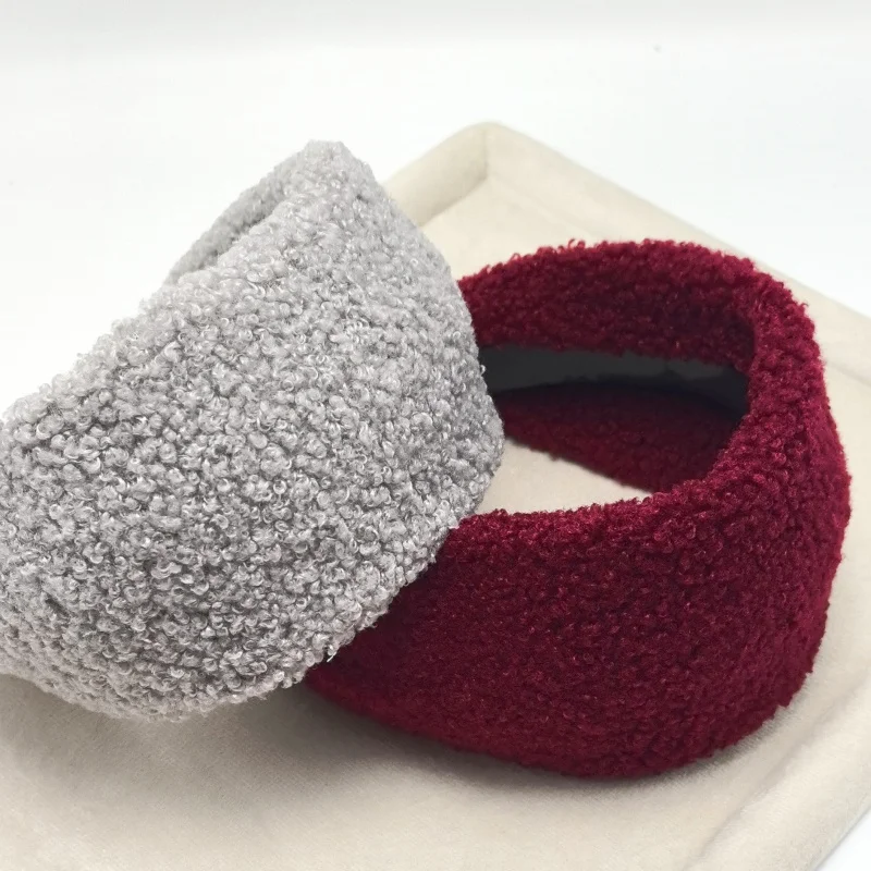 Breites Stirnband für Damen mit Plüschfutter, perfekt zum Aufbewahren von Haaren auf dem Winter • Alla Alla Alla Alla Antara Active – Detail 9