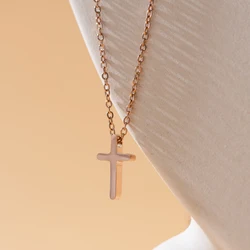 Elegant 18K Gold Plated Stainless Steel Cross Necklace Pendant - Unisex Fashion Jewelry (Rose gold)