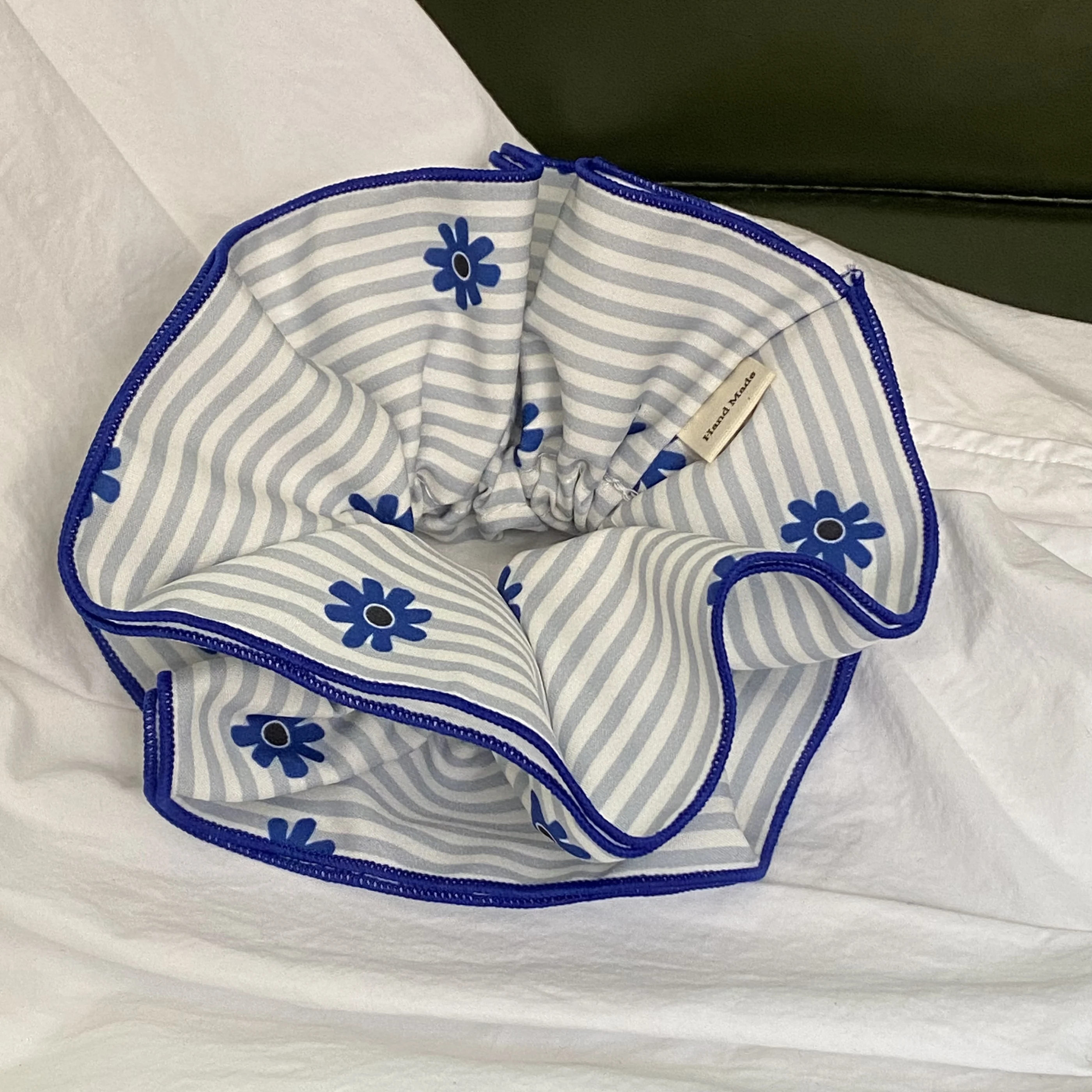 1Pc Blue And White Striped Floral Scrunchies Set, Handmade Hair Accessories For Women, Cute Hair Ties For Daily And Party Wear