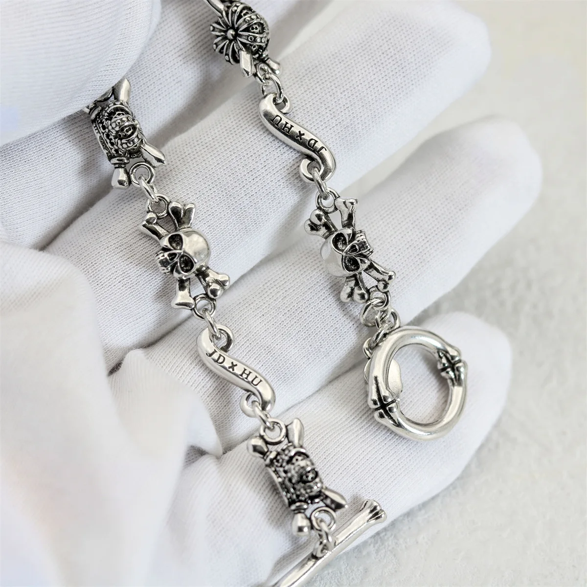 

European and American fashionable and versatile men's and women's bracelets