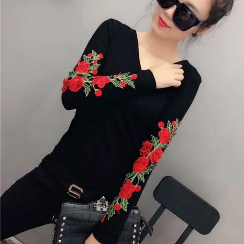 

Autumn Long Sleeve V Neck 3D Flower Embroidery Cotton T-shirts Women Slim Body Flower Embroidery Cotton Pullovers T-shirts